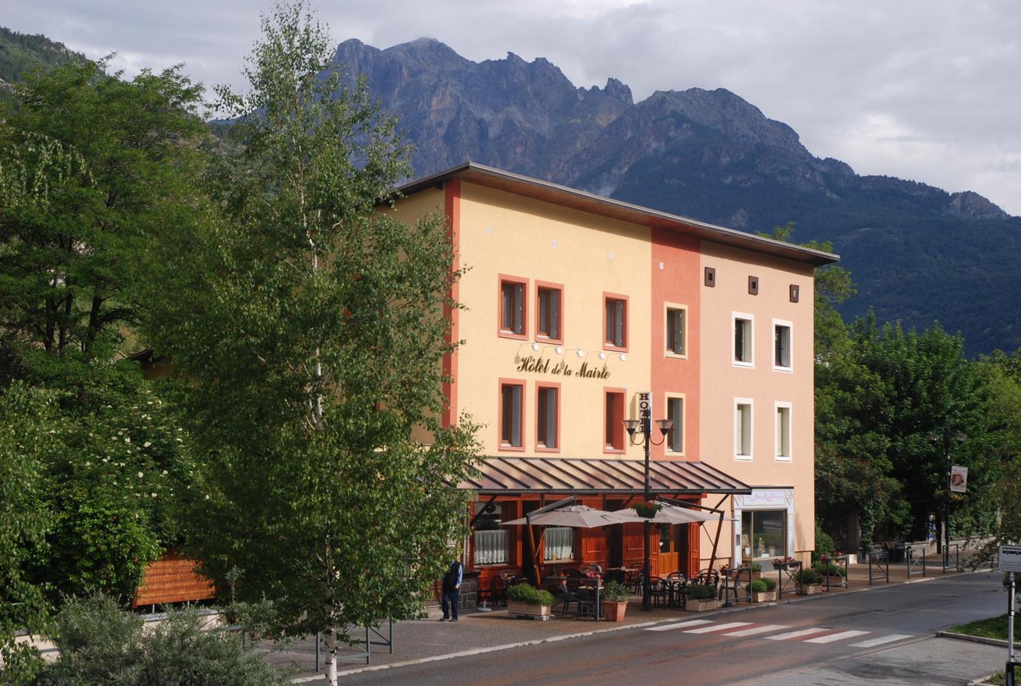 Hotel De La Mairie LʼArgentière-la-Bessée Bagian luar foto