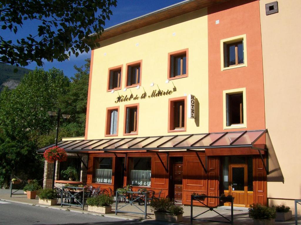 Hotel De La Mairie LʼArgentière-la-Bessée Bagian luar foto